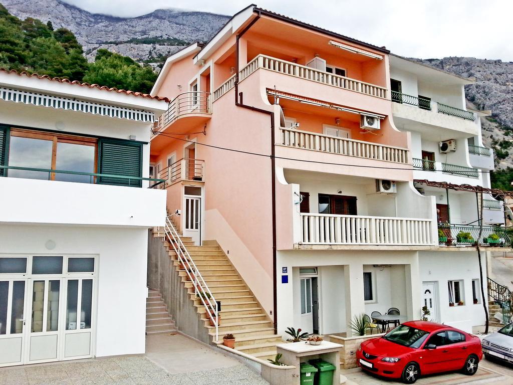 Apartments Emilija Makarska Room photo