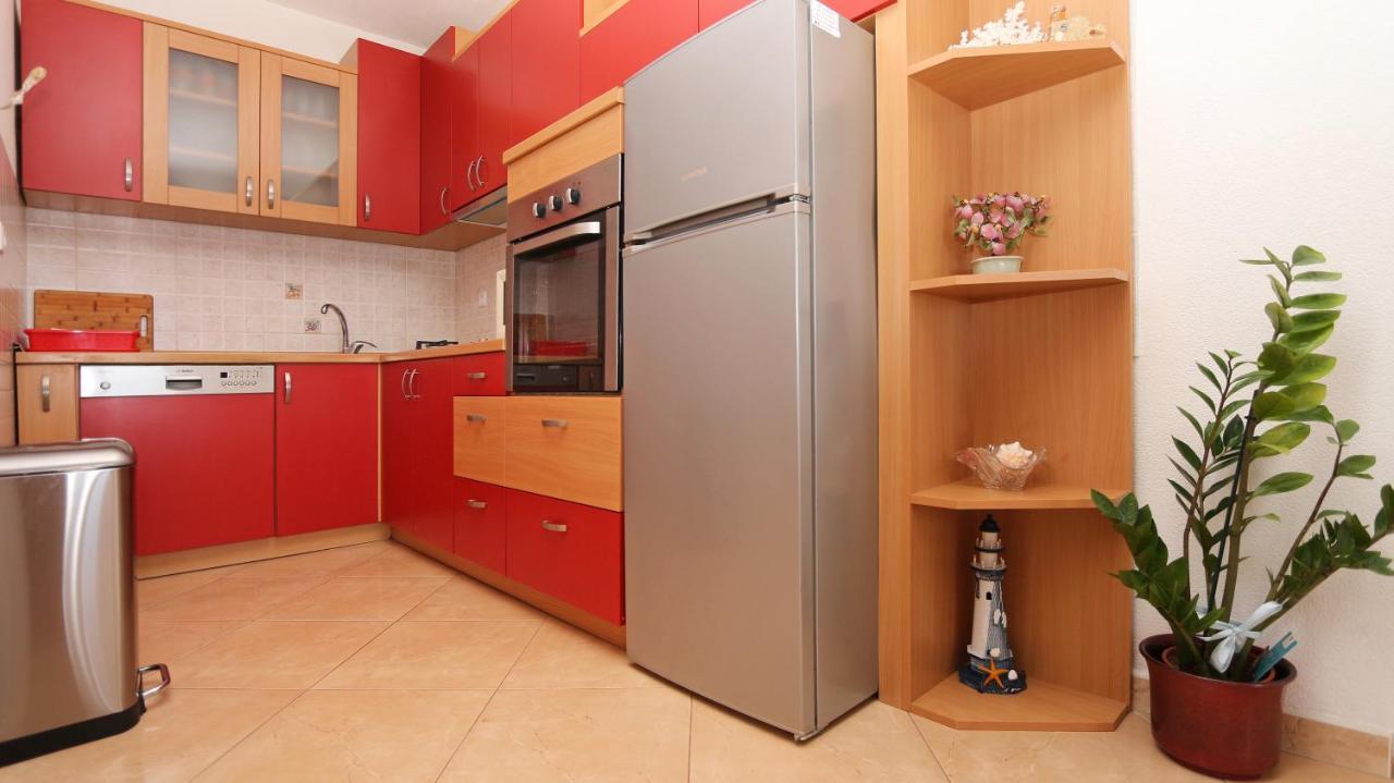 Apartments Emilija Makarska Exterior photo