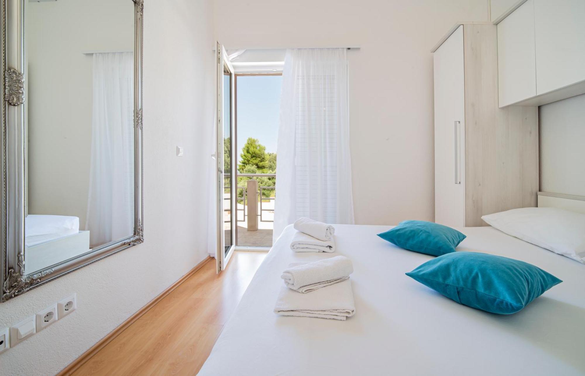Apartments Emilija Makarska Exterior photo
