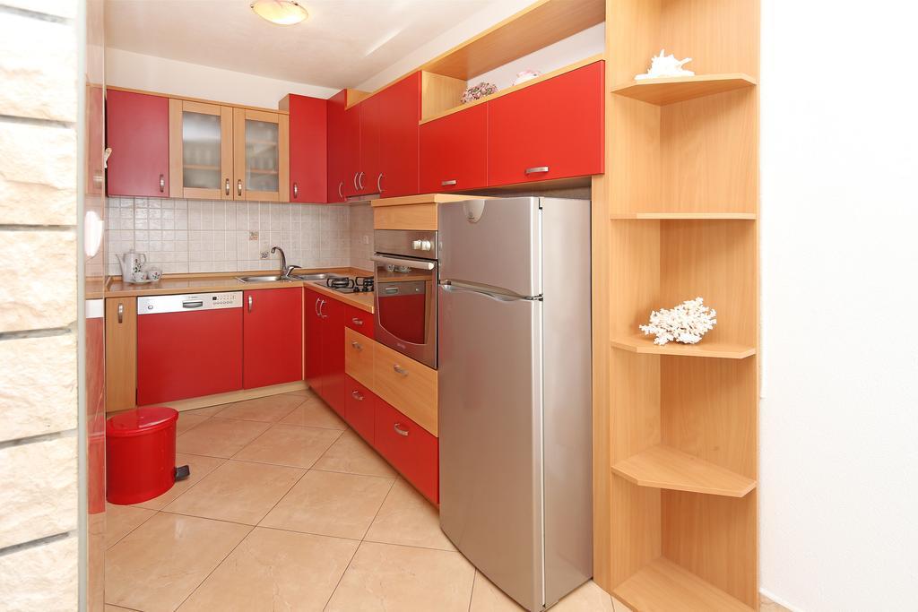 Apartments Emilija Makarska Exterior photo